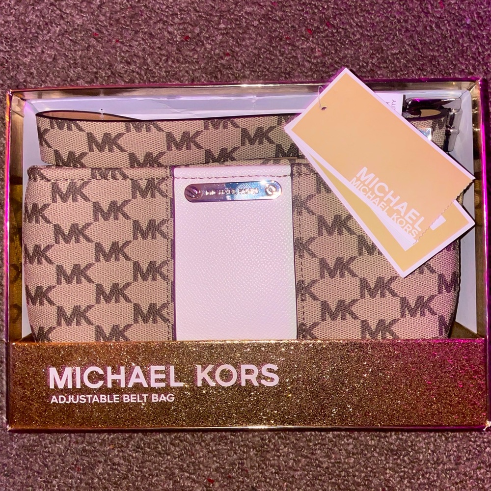 Brand New Michael Kors Adjustable Belt Bag!